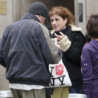 Η είδηση της ημέρας: Τουρίστρια έδωσε τροφή σε άστεγο χωρίς να συνειδητοποιήσει...