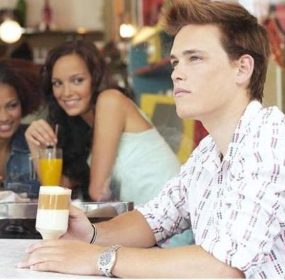 Είμαι πολύ ντροπαλή για να του πω πως μου αρέσει!