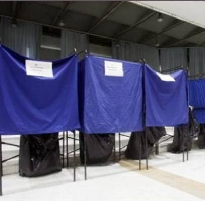 Ένα γέρικο ροτβάιλερ απέκτησε... εκλογικό βιβλιάριο!