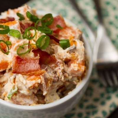 Πατατοσαλάτα: Η καλύτερη συνταγή που έχετε δοκιμάσει ποτέ γίνεται... στο φούρνο!