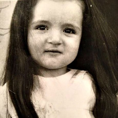 Δεν πάει το μυαλό σας: Κι όμως αυτό κοριτσάκι είναι σήμερα διάσημη τραγουδίστρια!