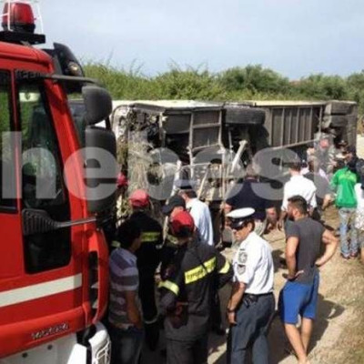 Ατύχημα με λεωφορείο του ΚΤΕΛ στην Πάτρα - Στους 21 οι τραυματίες (pics-vids)