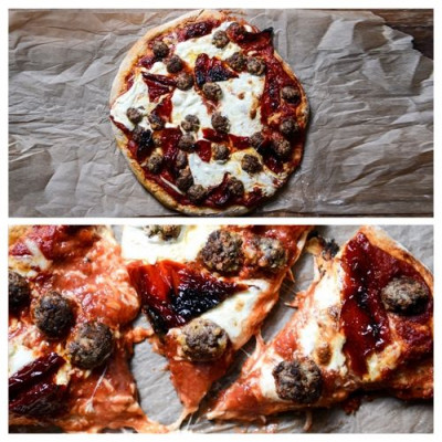 Η απόλυτη πίτσα του Μουντιάλ: Σπιτική ζύμη, μοτσαρέλα, πιπεριές και… κεφτεδάκια!