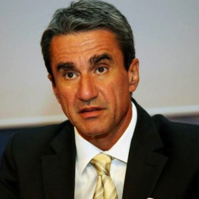 Απίστευτο: Δείτε πώς καλεί ο Λοβέρδος την γραμματέα του στο γραφείο!