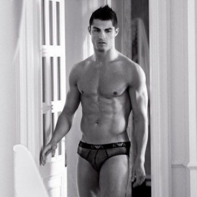 Θες να δεις τον Cristiano Ronaldo γυμνό; Και εμείς! Δες το video