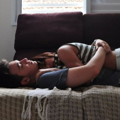 Πρώτη νύχτα που θα κοιμηθείς σπίτι του; Οι 9 μυστικές σκέψεις που περνάνε από το μυαλό του