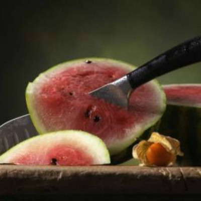 Άντρας συνελήφθη γιατί μαχαίρωσε ένα... καρπούζι!