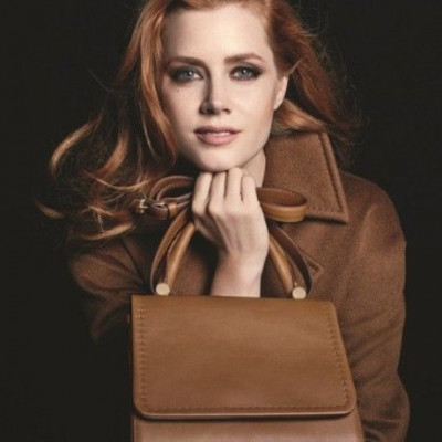 H Amy Adams σε ρόλο μοντέλου