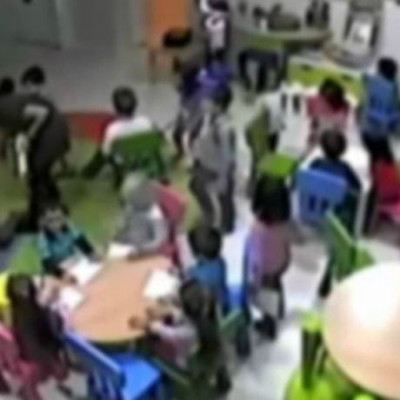 Ρουμανία: Νηπιαγωγοί χτυπούσαν και έδιναν κρασί σε παιδιά (video+photos)