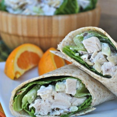 Λαχταριστή κοτοσαλάτα τυλιγμένη με τορτίγια σε 2 βήματα!