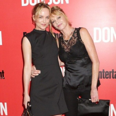 Η Melanie Griffith έφαγε… «πόρτα» από την κόρη της. Γιατί όμως;