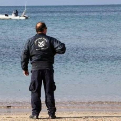 Αχαϊα: Τραγικός θάνατος για 83χρονος λουόμενο στην παραλία Άκολης