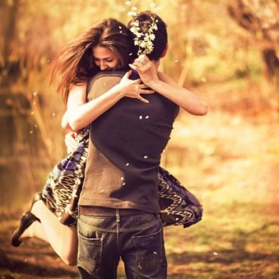 Μου αρέσει ένα αγόρι, που δείχνει ενδιαφέρον, αλλά έχει σχέση. Κοντεύω να τρελαθώ