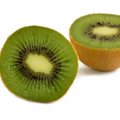 Αυτό είναι το κόλπο για να καθαρίσεις ένα ακτινίδιο μέσα σε 30’’(video)