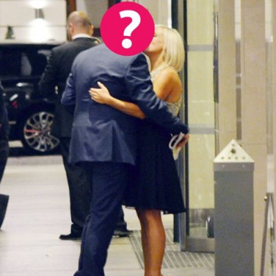 Παντρεμένος αμερικανός star πιάστηκε επ' αυτοφόρω να φιλάει μια άγνωστη!