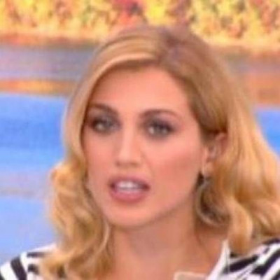 Τα συλλυπητήρια της Σπυροπούλου στην Καραβάτου για τον χαμό του πατέρα της!