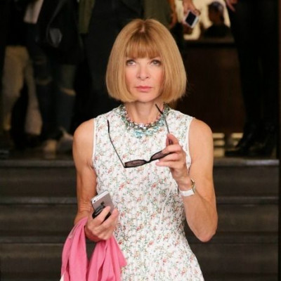 Anna Wintour: Η πιο ισχυρή γυναίκα της παγκόσμιας μόδας και η ιστορία της