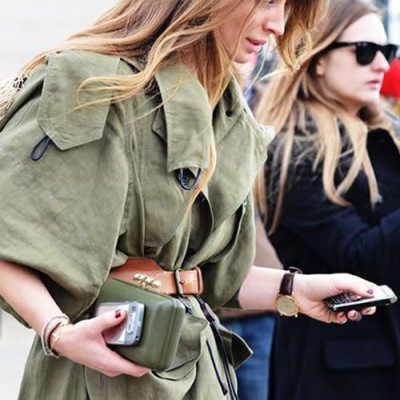 Δέσε τη ζώνη σου: Το κομψό αξεσουάρ επιστρέφει δυναμικά!