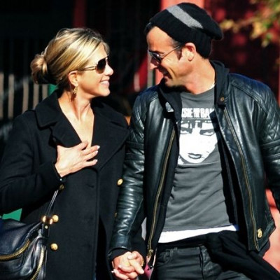 Jennifer Aniston- Justin Theroux: Τι τρέχει και δεν παντρεύονται;