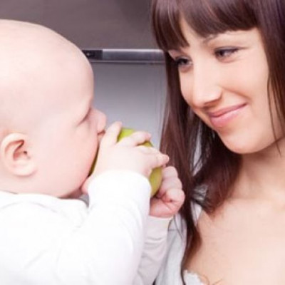 Θηλάζετε; Αυτές τις τροφές θα πρέπει να τις αποφύγετε!