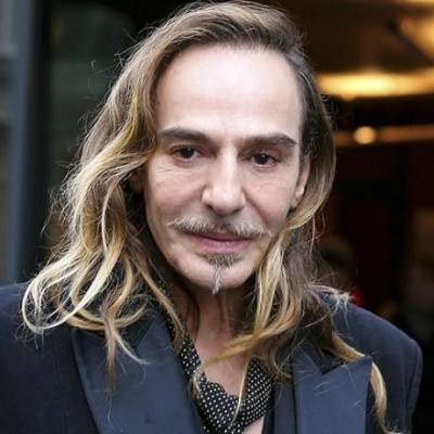 Ο διασυρμός δεν έχει τέλος για τον John Galliano