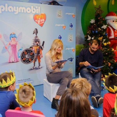 Η PLAYMOBIL Hellas και η Φαίη Σκορδά  παρουσίασαν το πρώτο παραμύθι PLAYMOBIL play & give