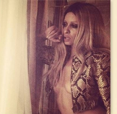 Η Φουρέιρα πέταξε τα ρούχα της και είπε την αλήθεια: «Γεννήθηκα στην Αλβανία»