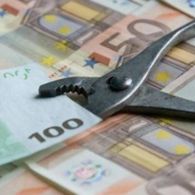 Δίνουν τα όρια ηλικίας, γίνονται νέες μειώσεις