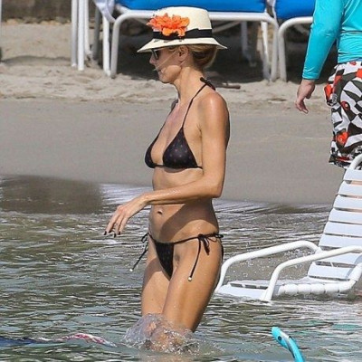 Ξανάνιωσε! Η Heidi Klum με μαγιό δείχνει τους κοιλιακούς της στον 28χρονο σύντροφό της