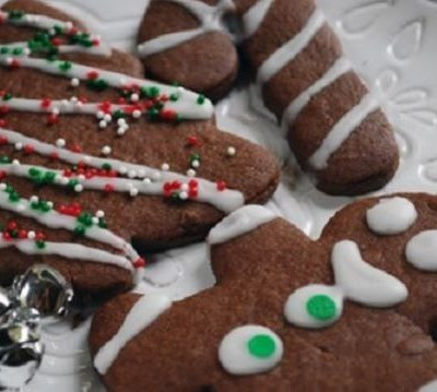 Συνταγή για σοκολατένια χριστουγεννιάτικα μπισκότα με 5 μόνο υλικά!