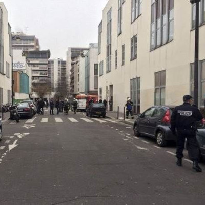 Παρίσι: Πυροβολισμοί στα γραφεία του σατιρικού περιοδικού Charlie Hebdo