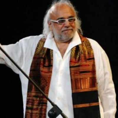 Πέθανε ο Ντέμης Ρούσσος!