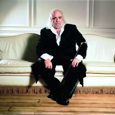 Τι έγραψαν τα ξένα ειδησεογραφικά για το θάνατο του Ντέμη Ρούσσου!