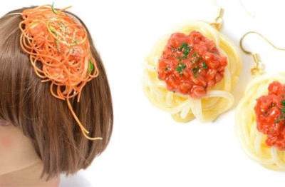 «Αγάπη μου, έχεις μια μακαρονάδα στα μαλλιά σου…»