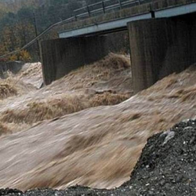 Σε κατάσταση έκτακτης ανάγκης η Άρτα–Εκκενώνονται χωριά