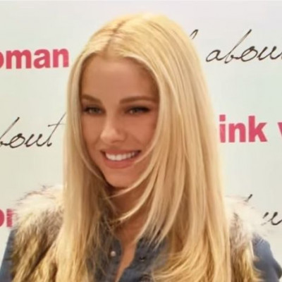 Δούκισσα Νομικού: Λαμπερή στην επίσημη παρουσίαση της Pink Woman! (video)