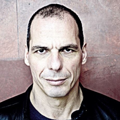 Ποια διάσημη κυρία δηλώνει… παθιασμένη θαυμάστρια του Γιάνη Βαρουφάκη;