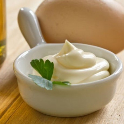 Απόλαυση χωρίς ενοχές: Φτιάξτε την πιο νόστιμη και ελαφριά σπιτική μαγιονέζα