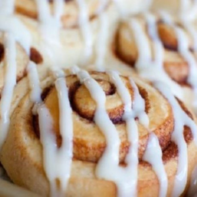 Συνταγή για αφράτα και πεντανόστιμα ρολά κανέλας