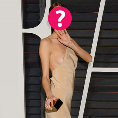 Πόζαρε χαμογελαστή με το στήθος φόρα παρτίδα: Ποια star θέλει να ξεχάσει τα φετινά Oscar;