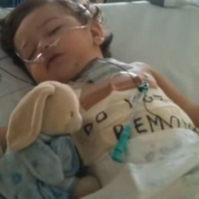 Ο κρυφός παιδικός κίνδυνος που καραδοκεί μέσα σε κάθε σπίτι!(βίντεο)