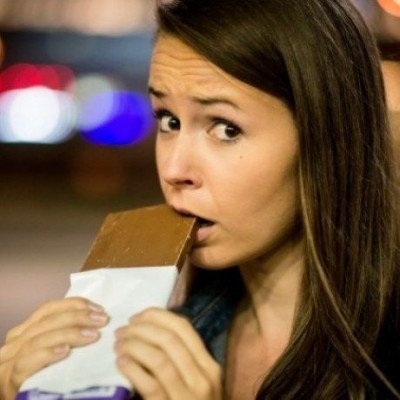 Αληθεύει ότι η σοκολάτα προκαλεί σπυράκια;