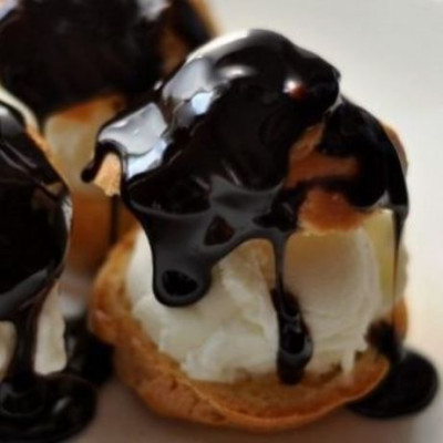 Συνταγή για το πιο νόστιμο και εύκολο προφιτερόλ!