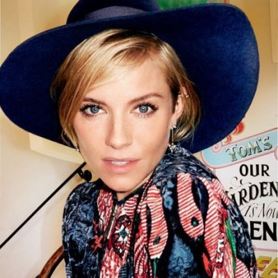 Το beauty look της Sienna Miller που κόβει την ανάσα!