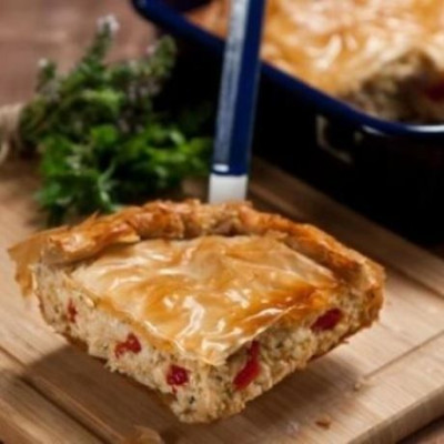 Συνταγή για την πιο νόστιμη κοτόπιτα με σπιτικό φύλλο