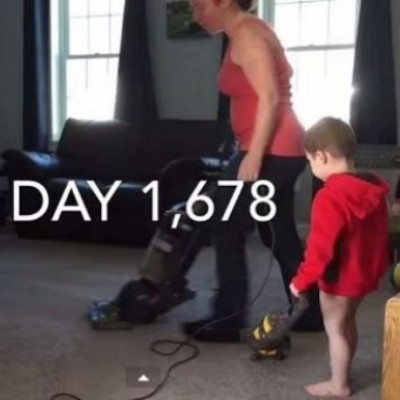 Το βίντεο που αποτυπώνει απόλυτα το πώς είναι να είσαι «μαμά στο σπίτι»!