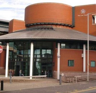 Ξύπνησε και βρήκε τον 14χρονο γιο της να τη βιάζει