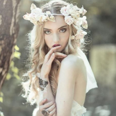 Αυτό είναι το φυσικό υλικό που μπορεί να αναζωογονήσει τα μαλλιά και την επιδερμίδα σας!