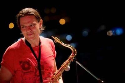 Ο Γιάννης Κασέτας live στις Χίλιες και δυο Νύχτες