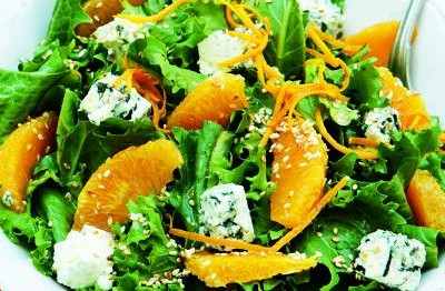 Σαλάτα με αντίδια, πορτοκάλι και μπλε τυρί